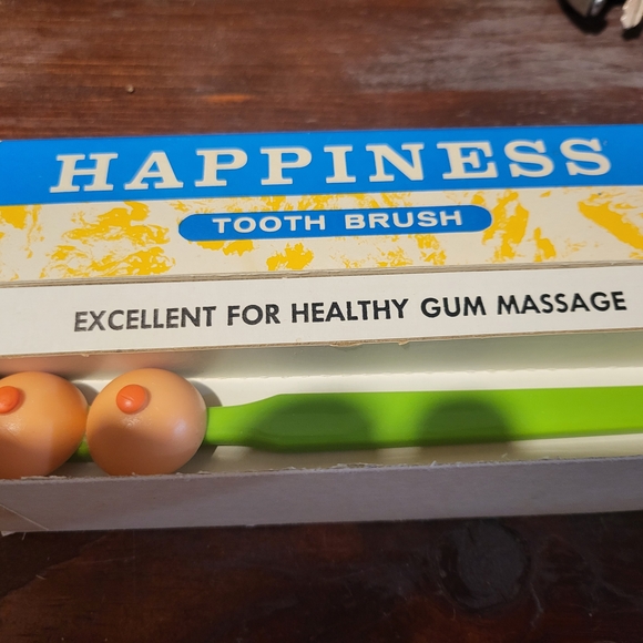 Happiness Toothbrush Box - Picture 3 of 4